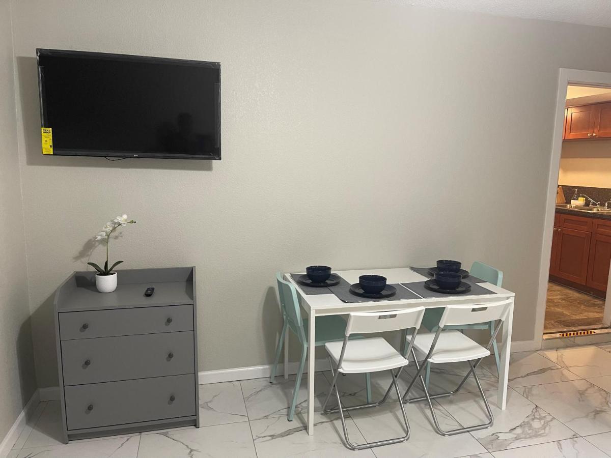 Adorable Suite In Tampa. Exterior foto